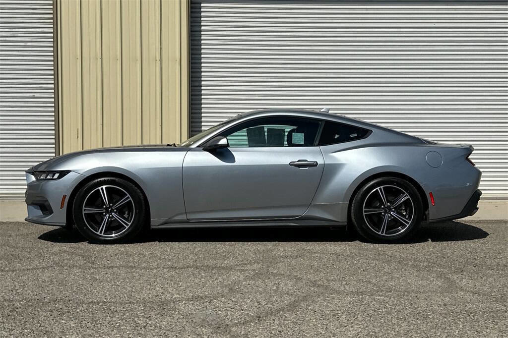 Used 2024 Ford Mustang Premium image 3