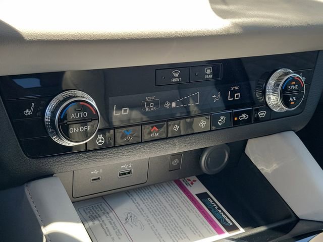 New 2025 Mitsubishi Outlander SEL image 31