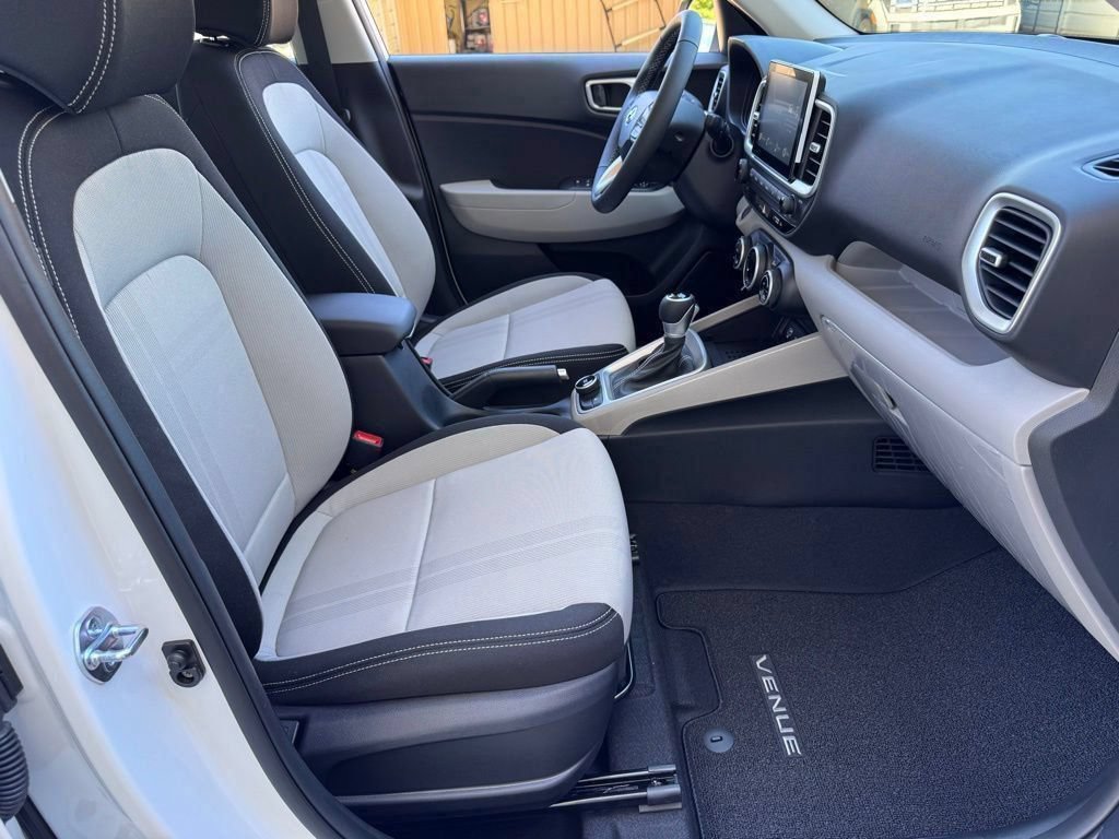 New 2026 Hyundai Venue SEL FWD image 17