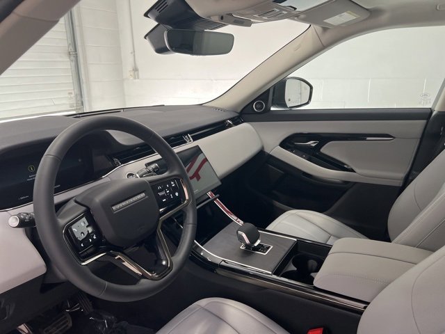 Used 2025 Land Rover Range Rover Evoque S image 16
