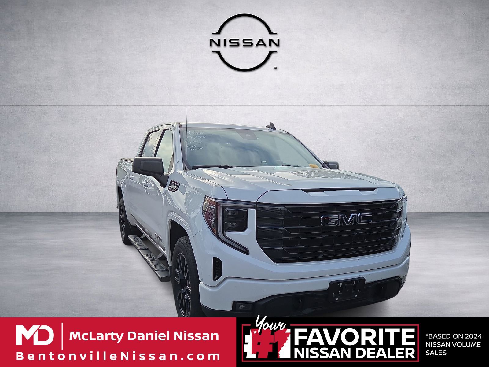 Used 2022 GMC Sierra 1500 Elevation w/ Preferred Package image 1