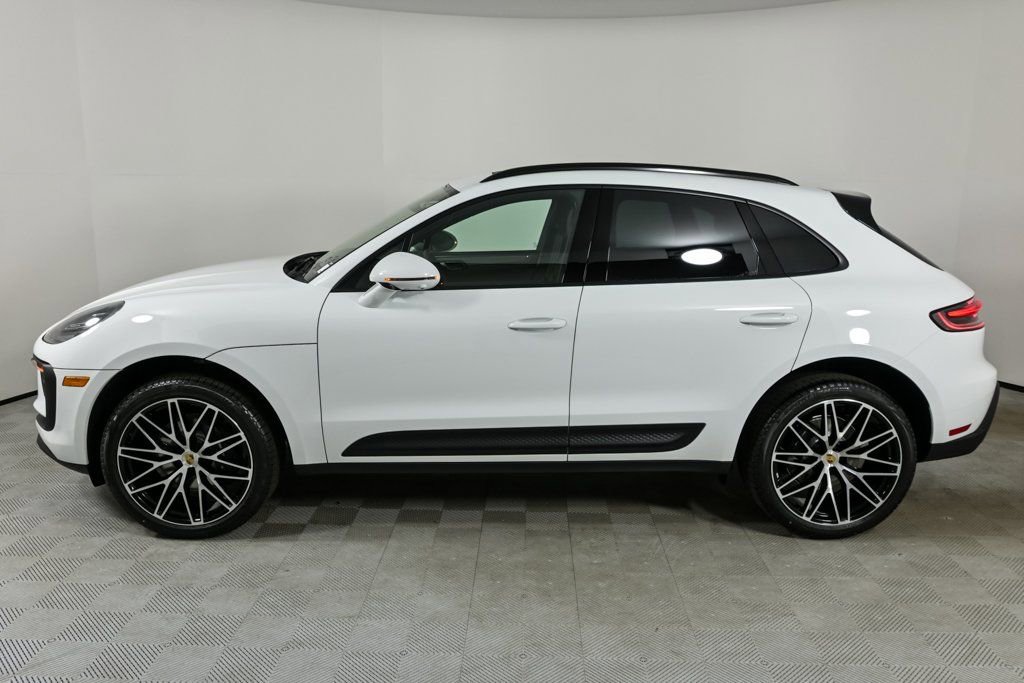 New 2026 Porsche Macan image 2