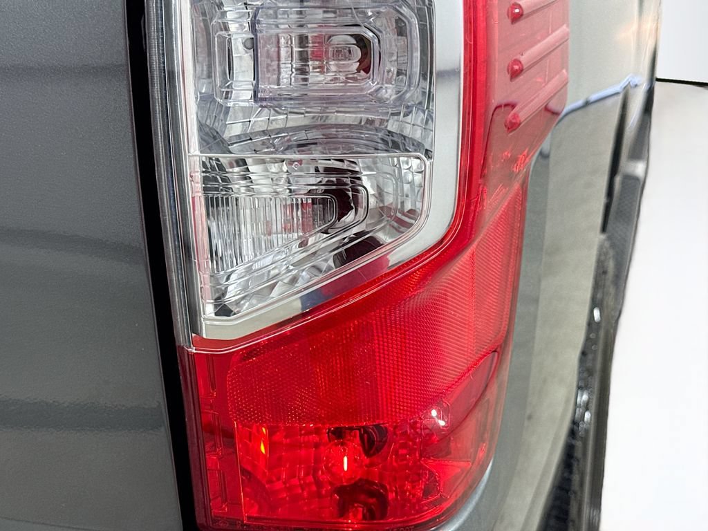 Used 2017 Nissan Titan SL w/ Chrome Package RWD image 33