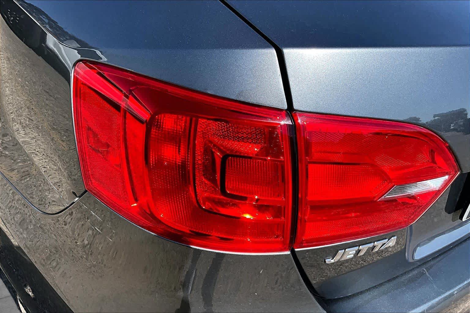 Used 2013 Volkswagen Jetta SE FWD image 28