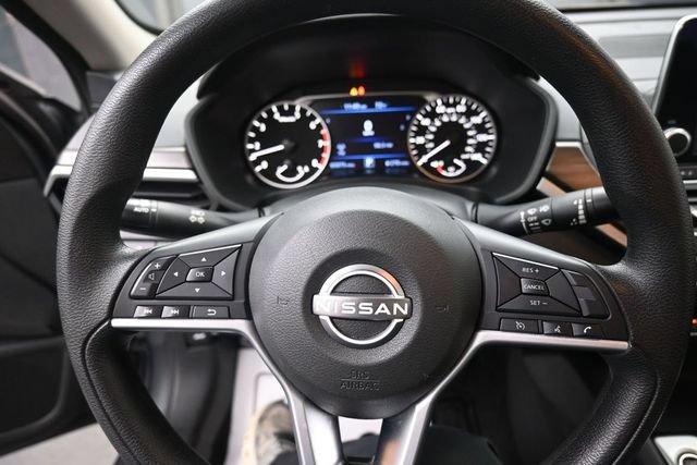 Used 2024 Nissan Altima 2.5 SV FWD image 17