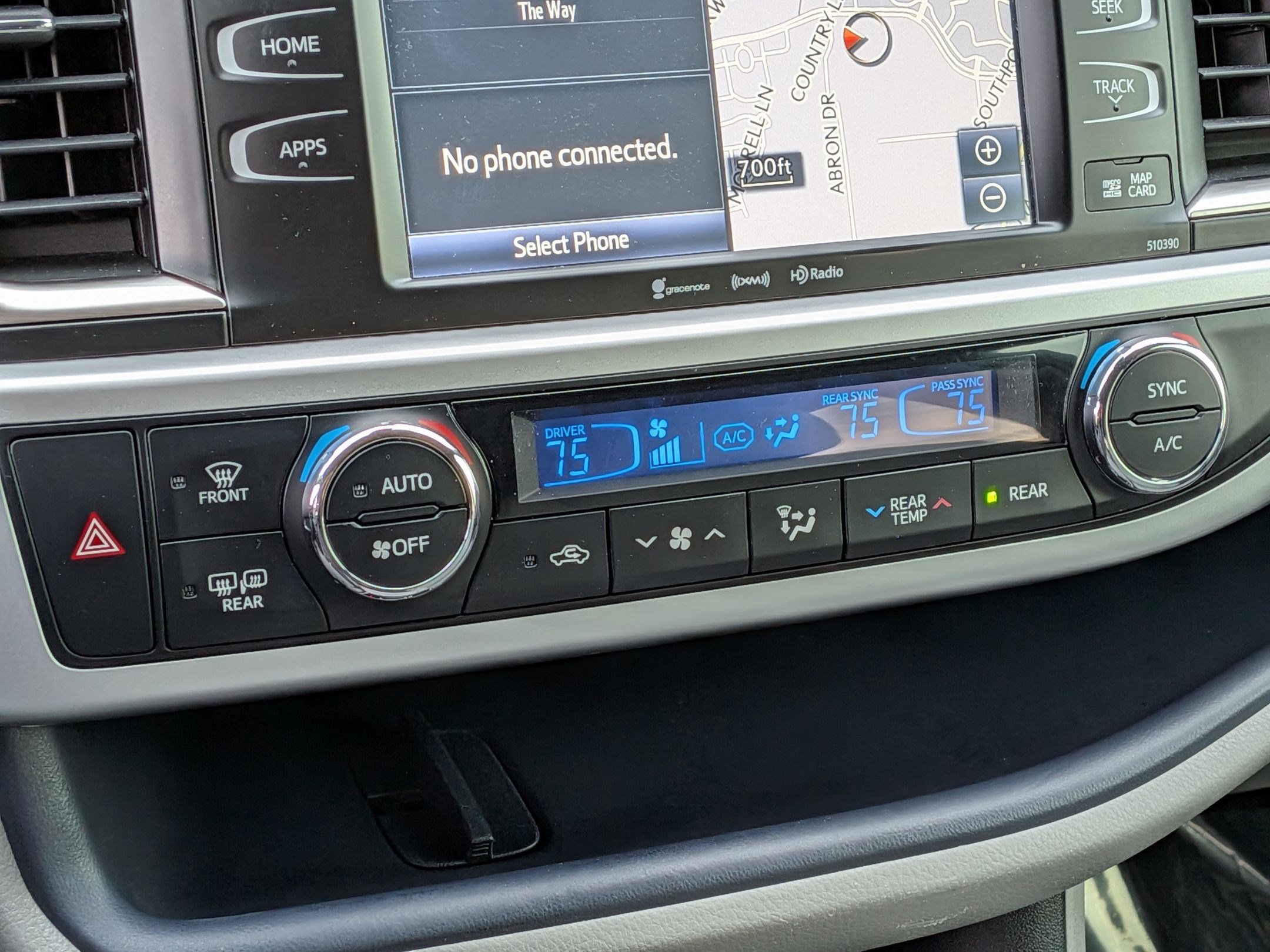 Used 2019 Toyota Highlander XLE image 26