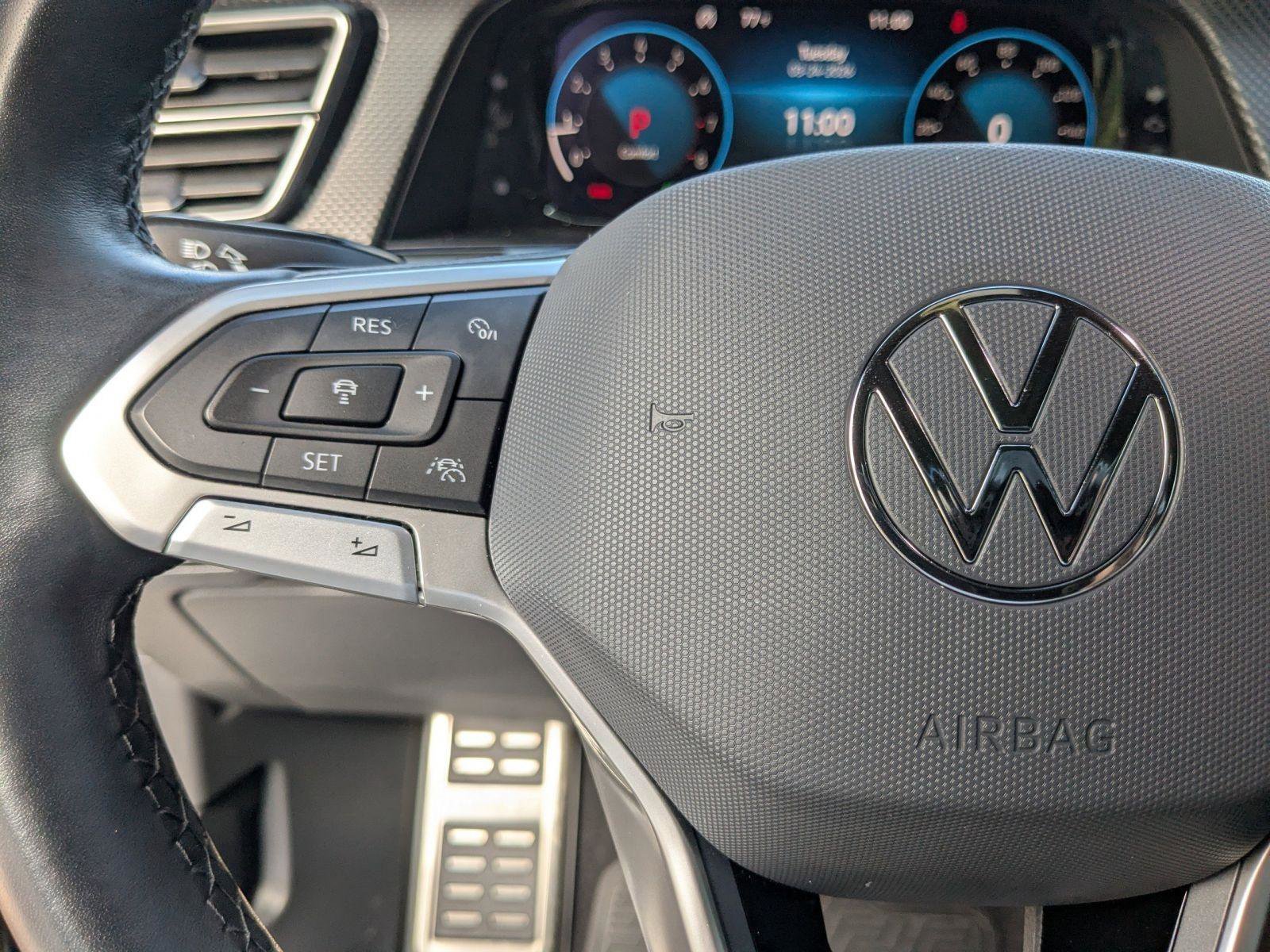 Used 2023 Volkswagen Atlas Cross Sport SEL image 21