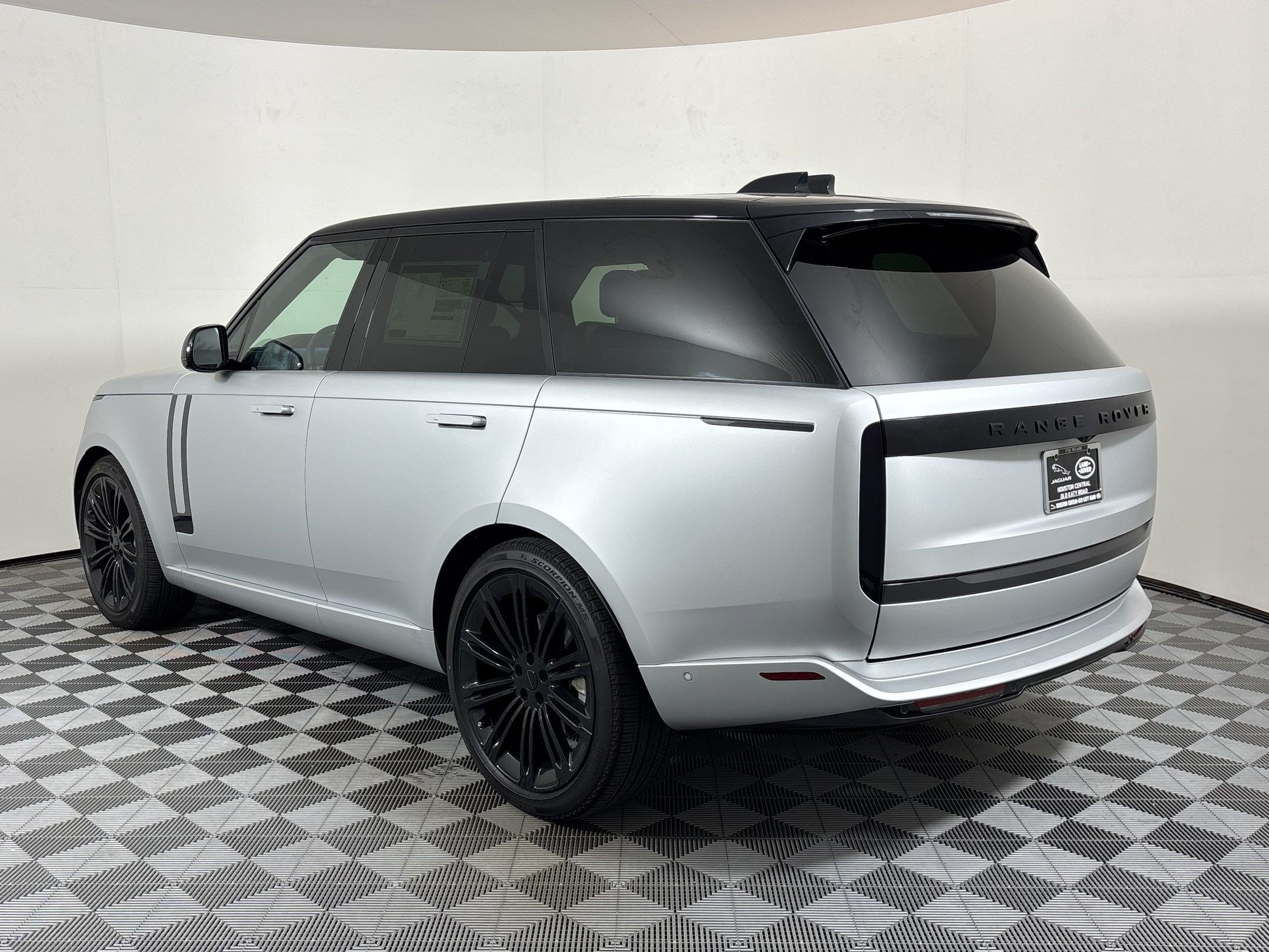 New 2026 Land Rover Range Rover SE AWD/4WD image 3