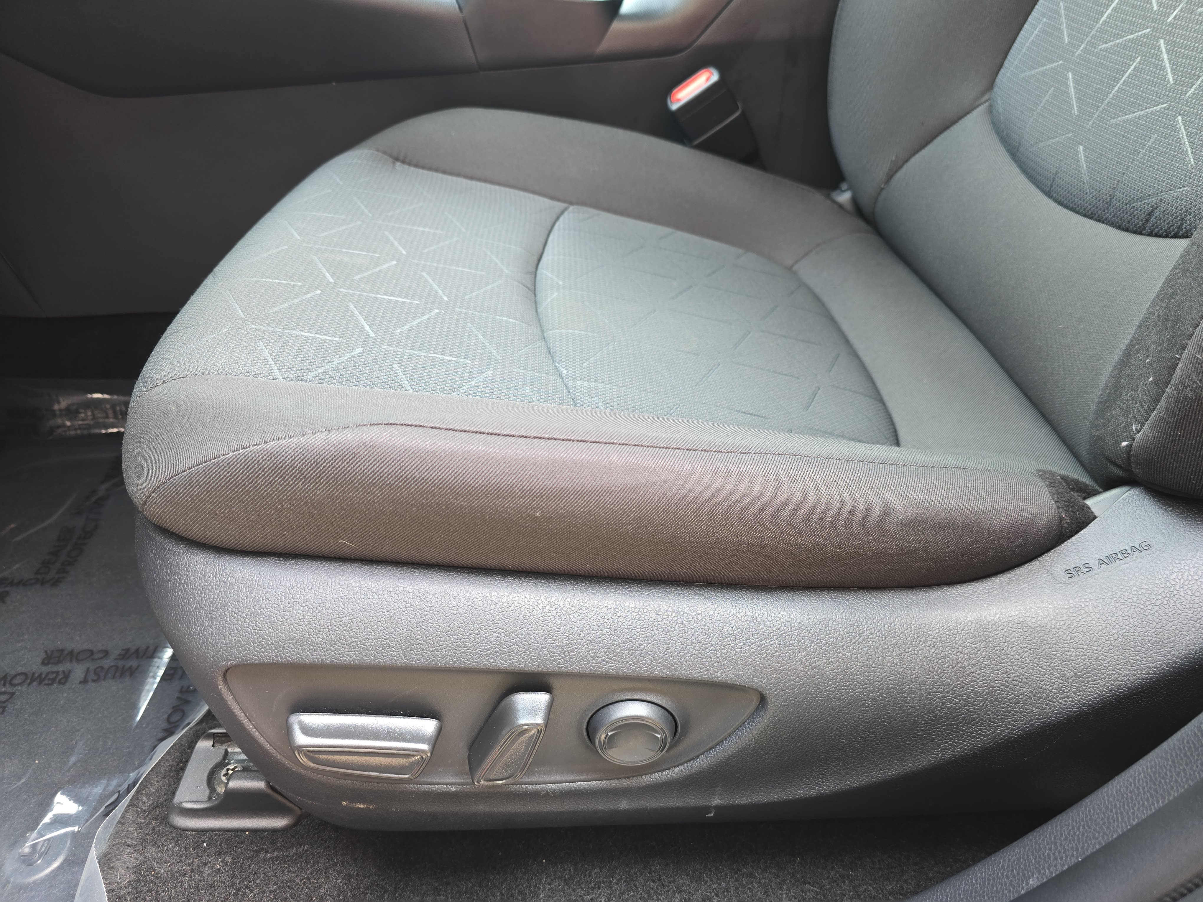 Used 2025 Toyota RAV4 XLE w/ Convenience Package FWD image 28