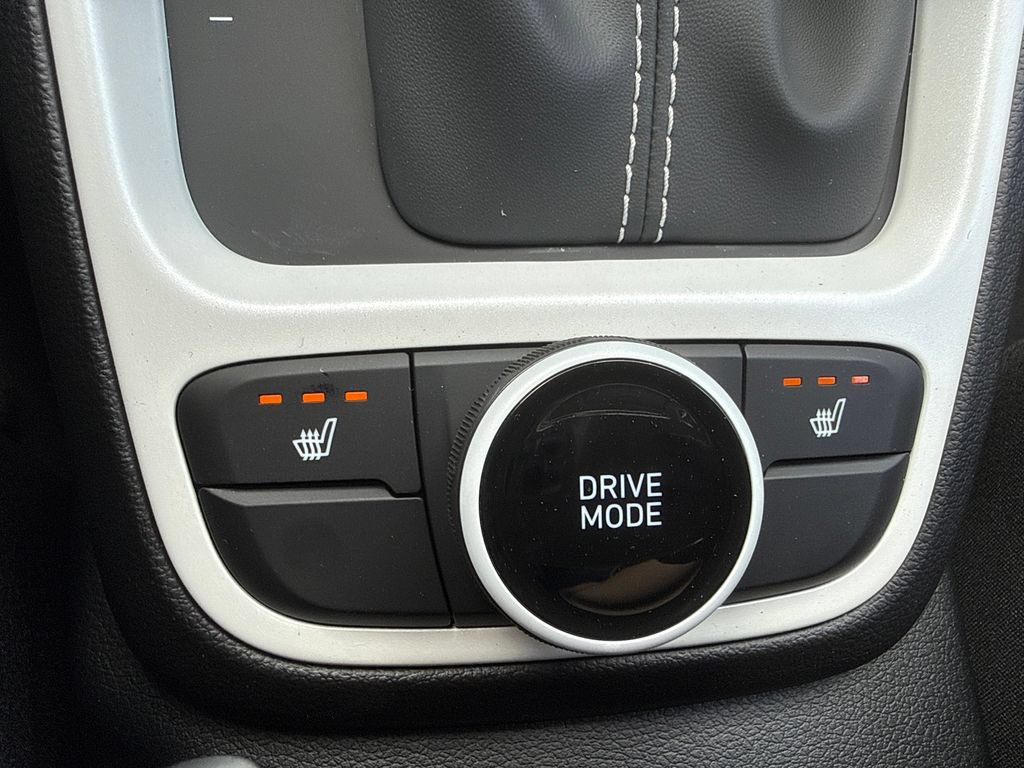 New 2026 Hyundai Venue SEL FWD image 25