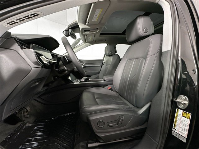 Used 2021 Audi e-tron Premium w/ Convenience Plus Package image 4