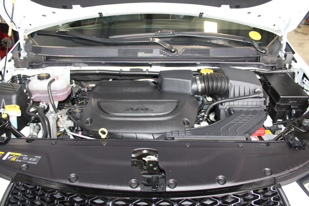 Used 2025 Chrysler Pacifica Limited FWD image 15