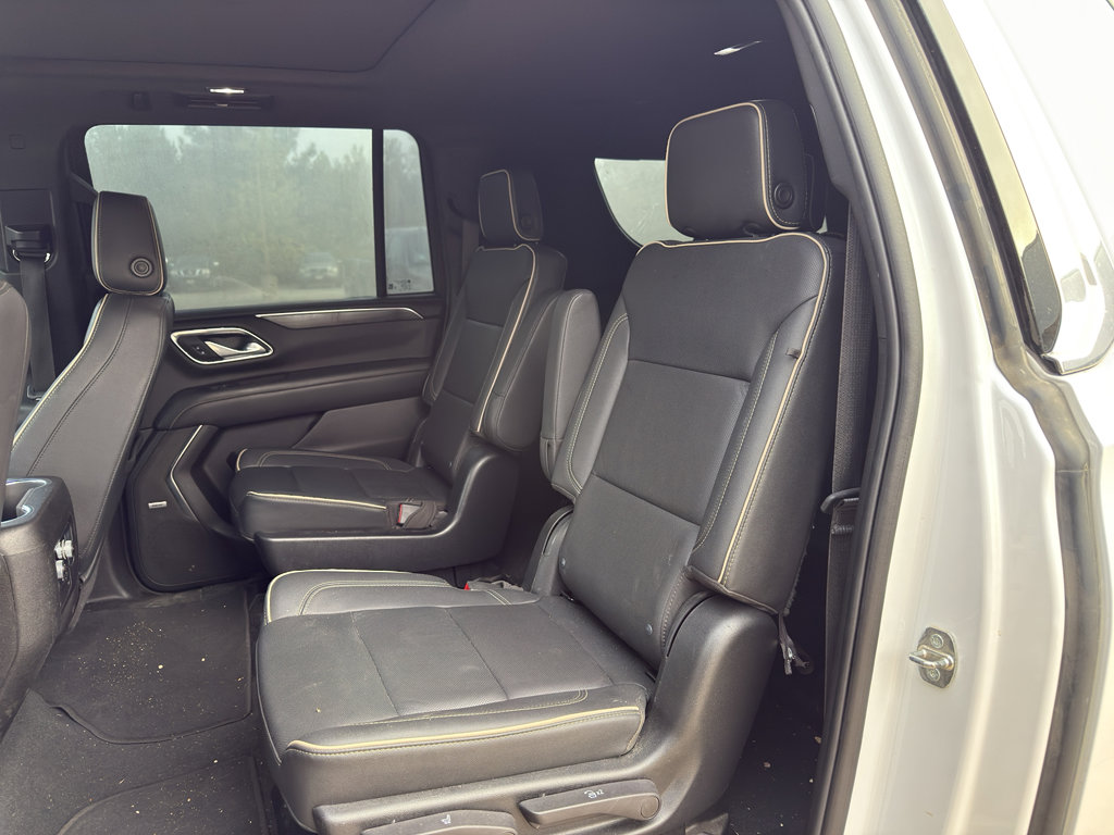 Used 2022 GMC Yukon XL SLT w/ SLT Premium Package image 6