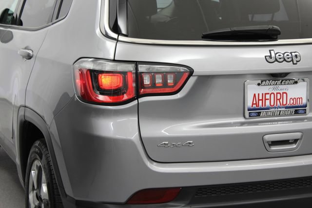 Used 2017 Jeep Compass Limited w/ Navigation Group AWD/4WD image 6
