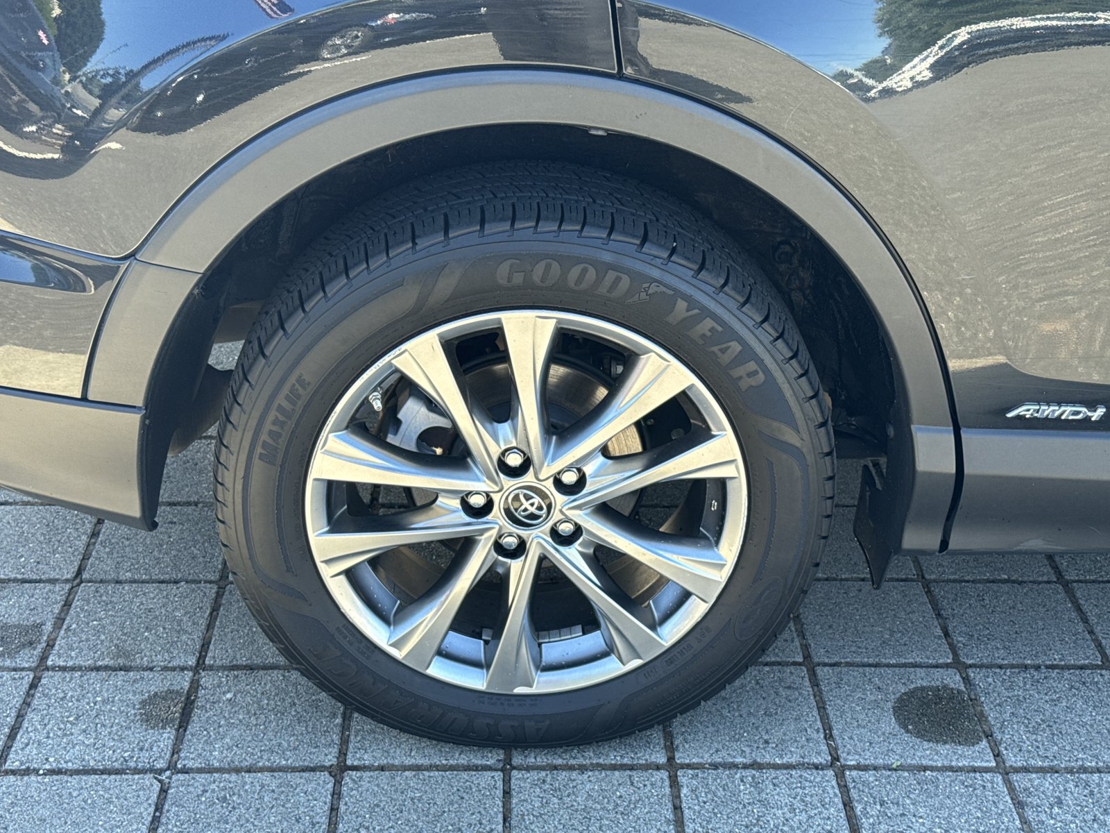 Used 2017 Toyota RAV4 Limited AWD/4WD image 11