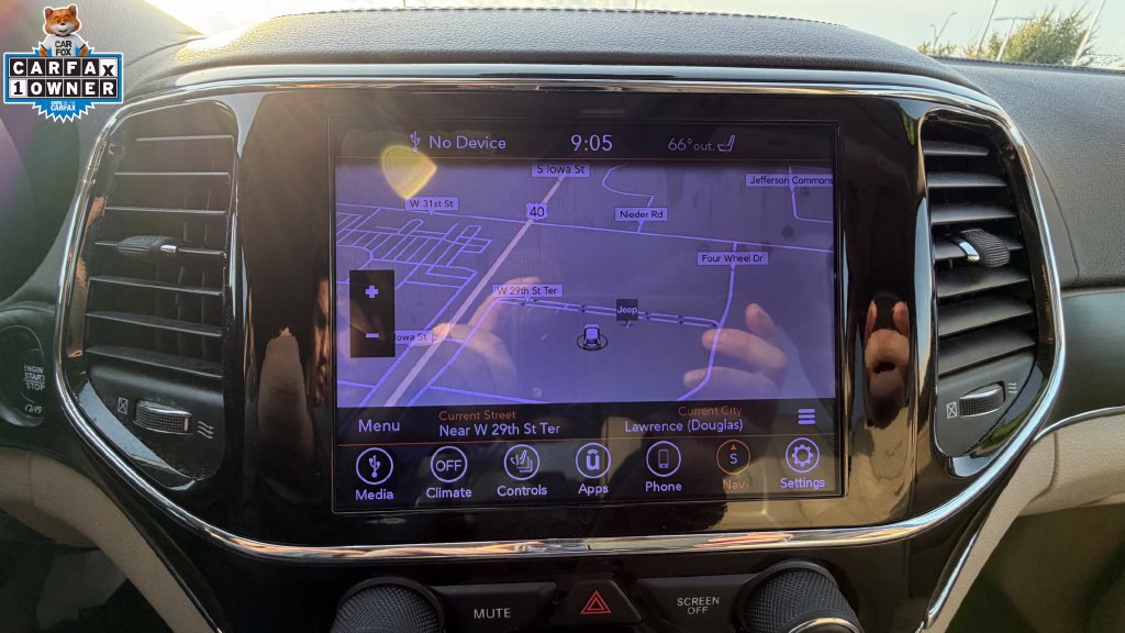Used 2019 Jeep Grand Cherokee Overland AWD/4WD image 33