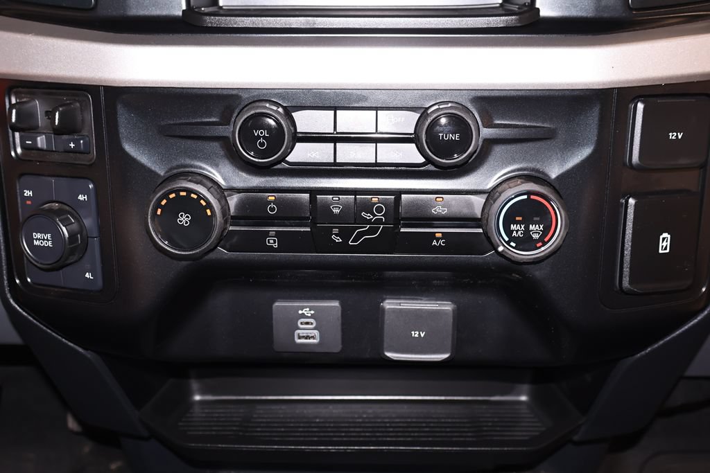 Certified 2025 Ford F550 4x4 Regular Cab Super Duty image 32