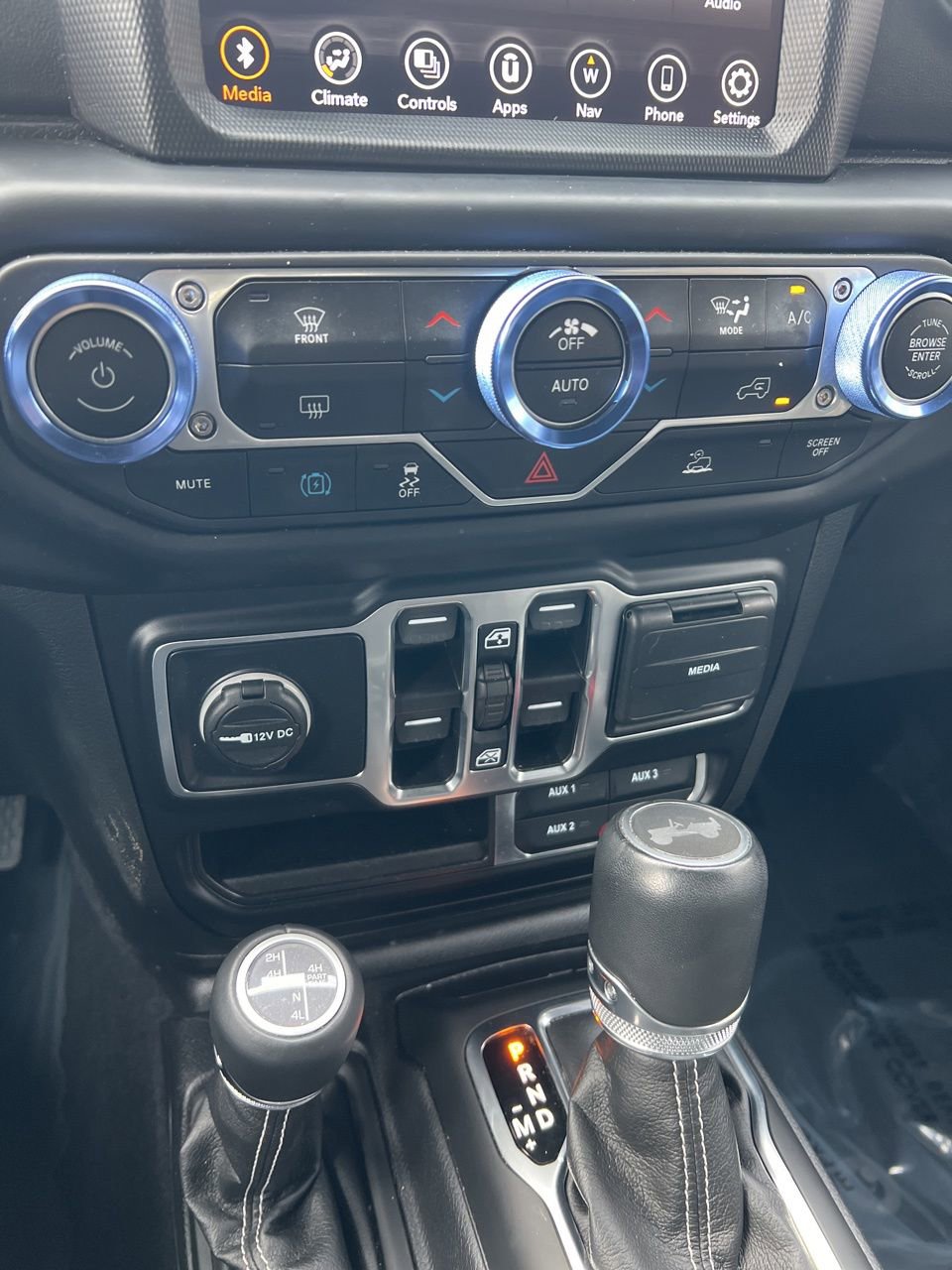 Used 2023 Jeep Wrangler Unlimited Sahara image 24