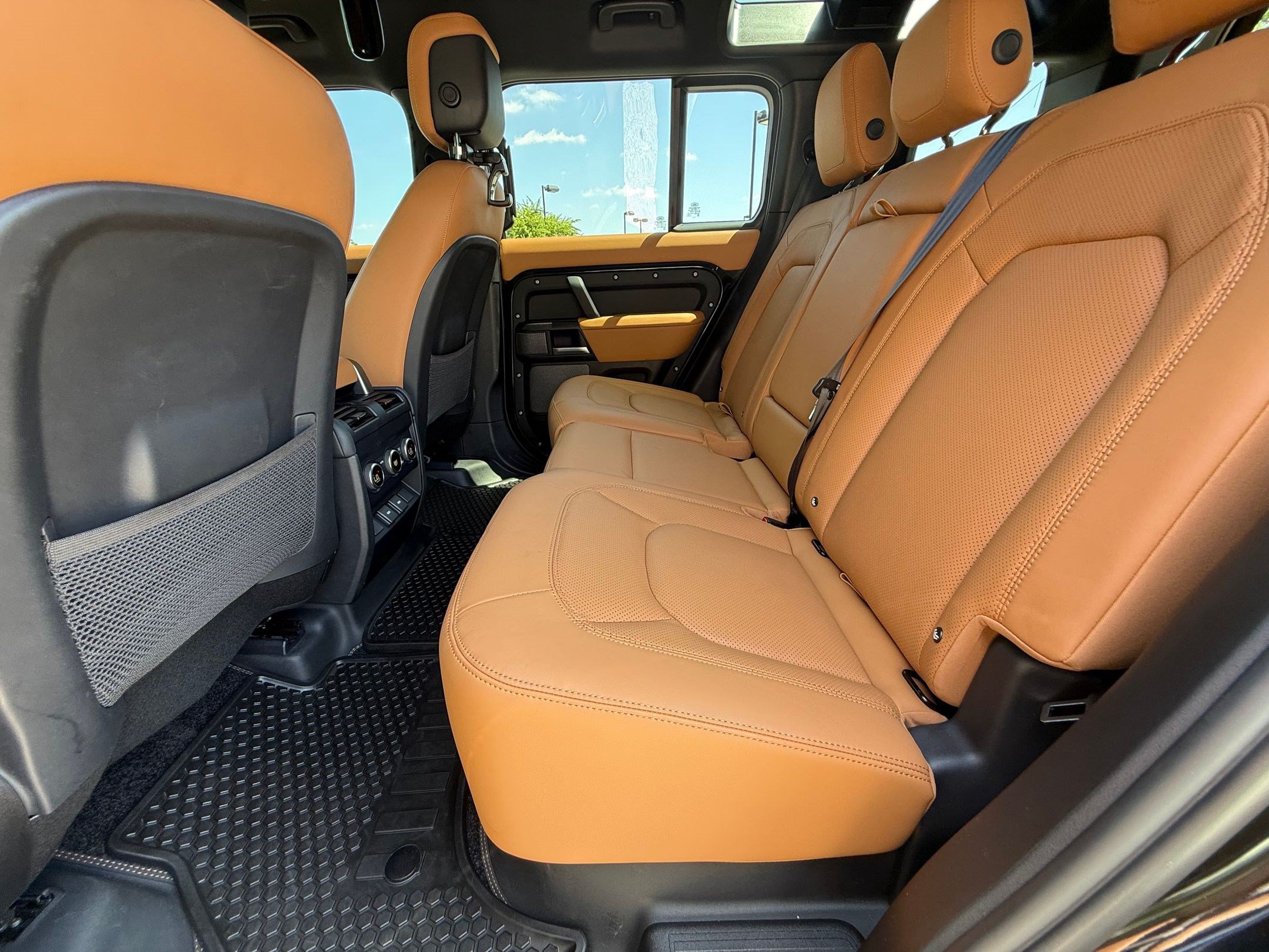 Used 2023 Land Rover Defender 110 V8 AWD/4WD image 30