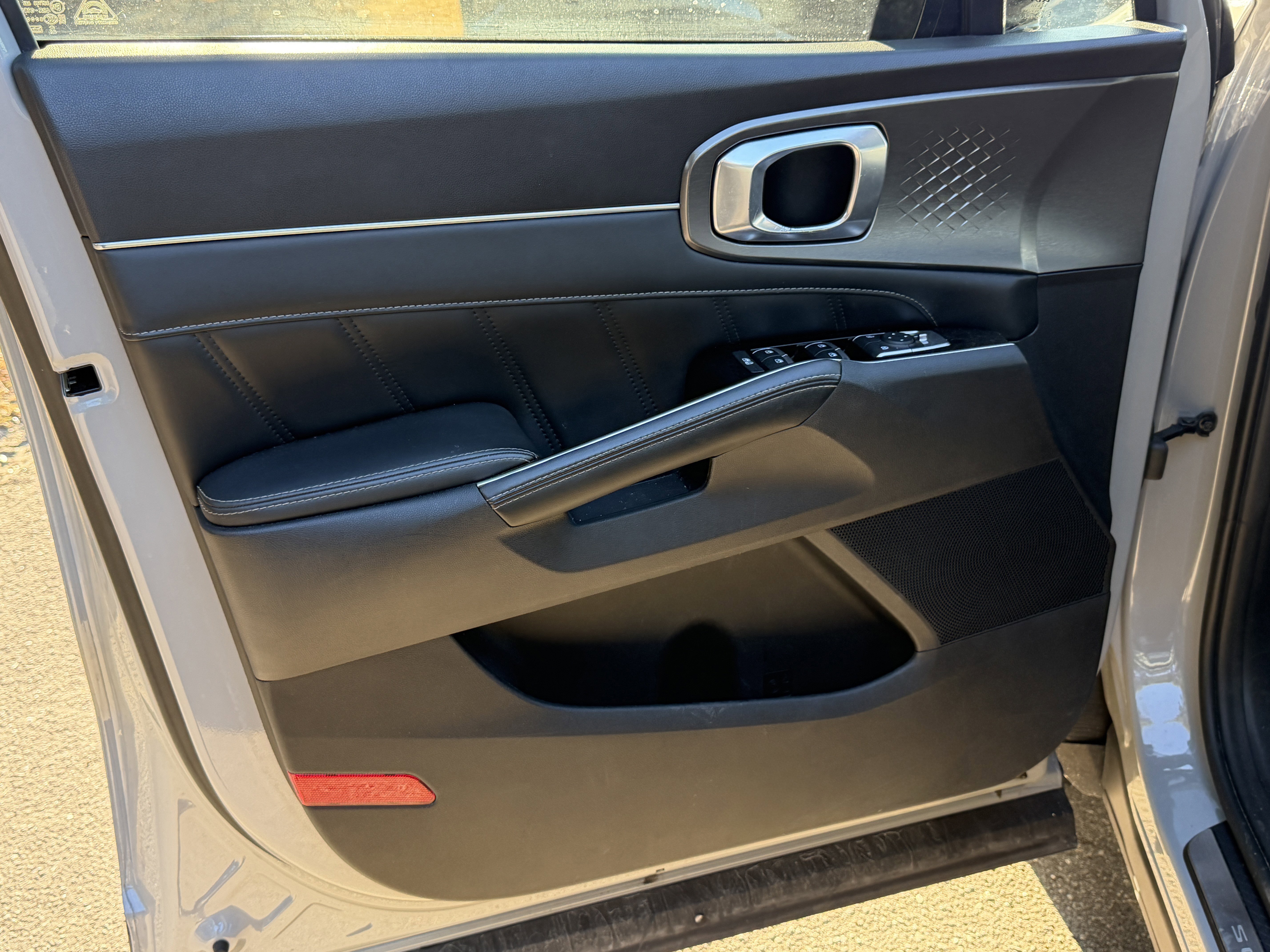 Used 2022 Kia Sorento SX image 4