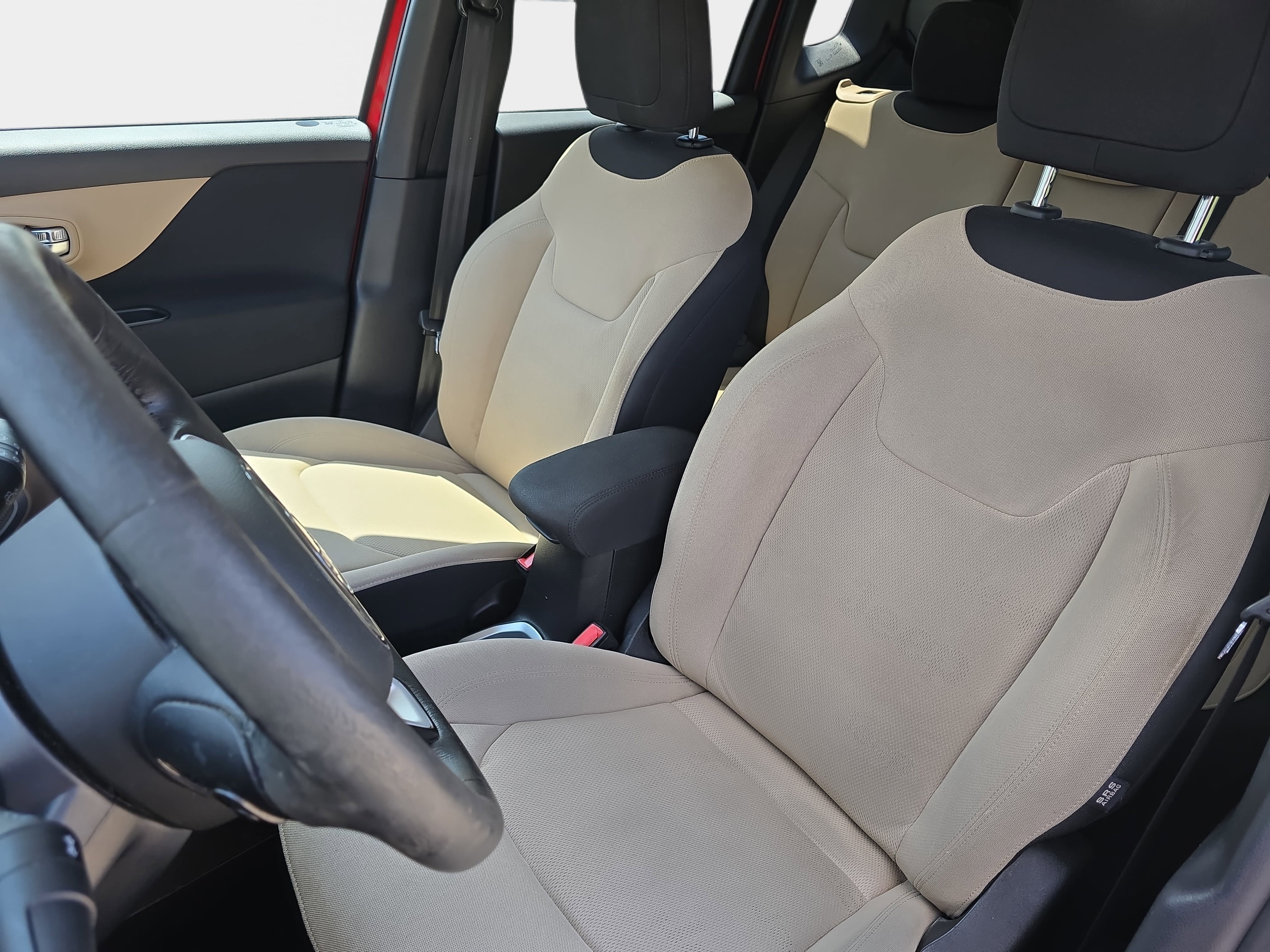 Used 2016 Jeep Renegade Latitude w/ Popular Equipment Group AWD/4WD image 13
