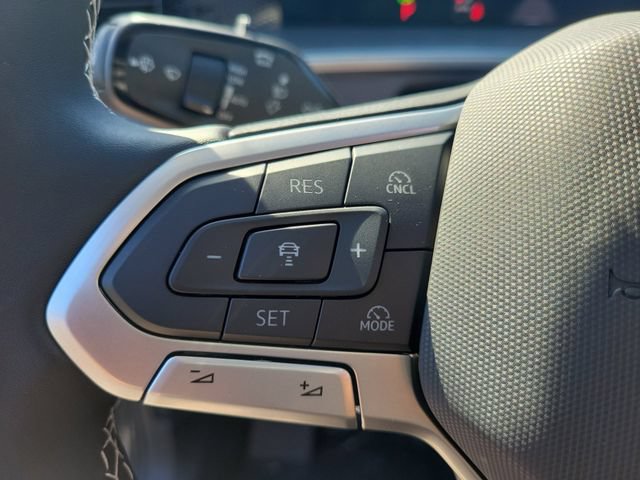 New 2026 Volkswagen Tiguan SE AWD/4WD image 16