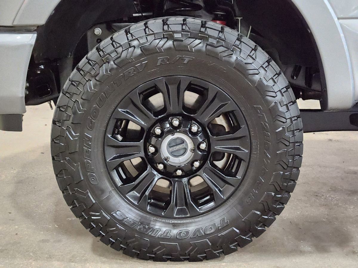 Used 2022 Ford F250 Platinum w/ Tremor Off-Road Package image 29