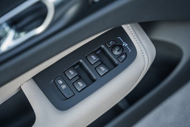 New 2026 Volvo XC60 B5 Plus w/ Climate Package image 40