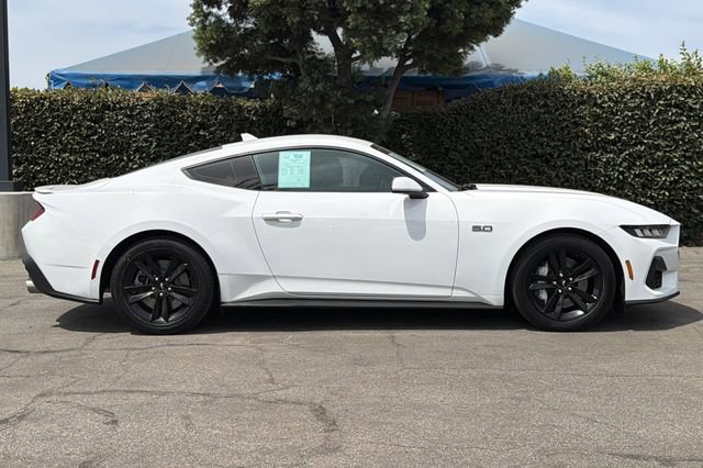 Used 2024 Ford Mustang GT RWD image 3
