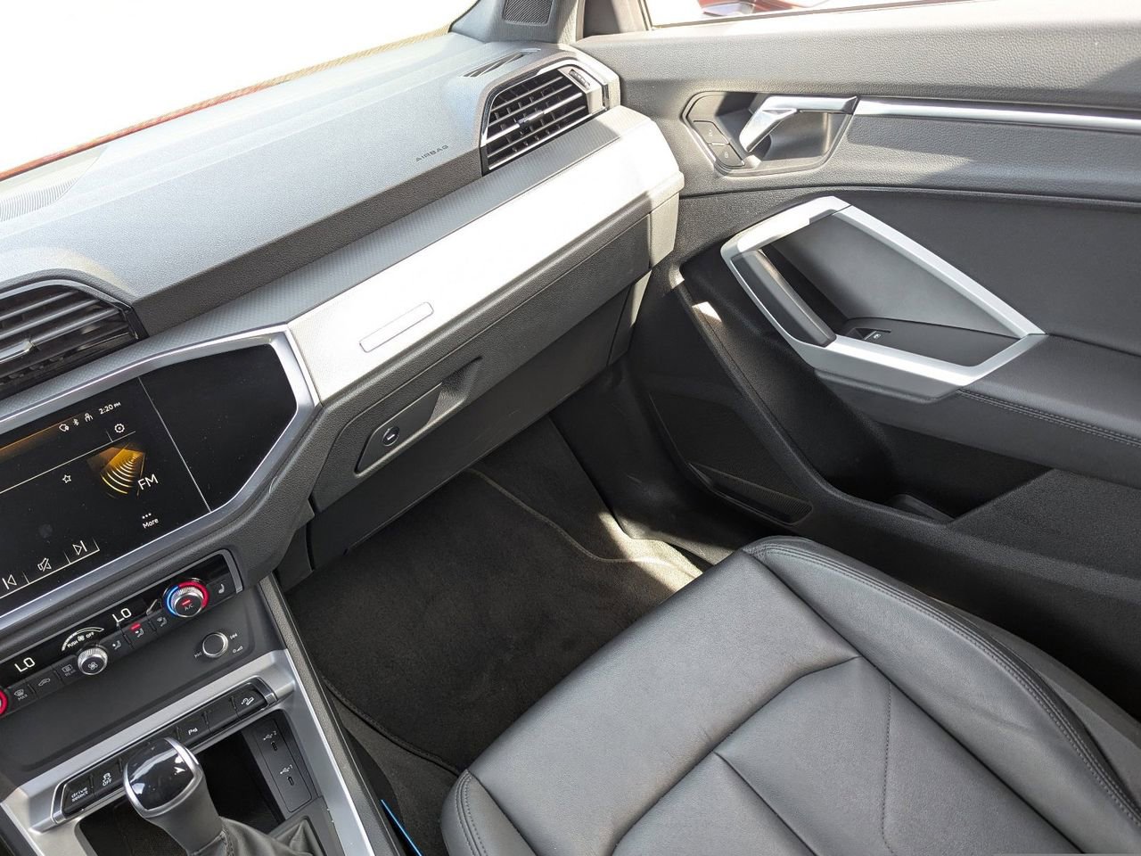 Used 2025 Audi Q3 2.0T Premium image 21