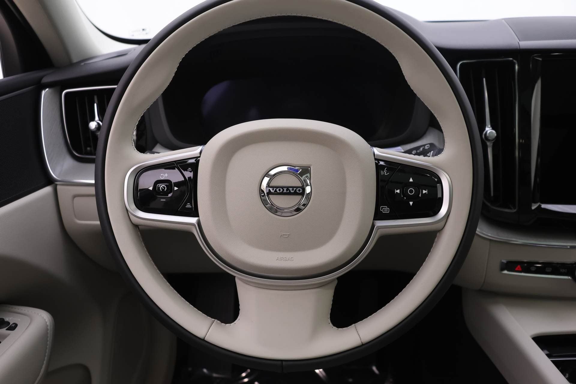 New 2025 Volvo XC60 T8 Plus w/ Protection Package Premier image 14