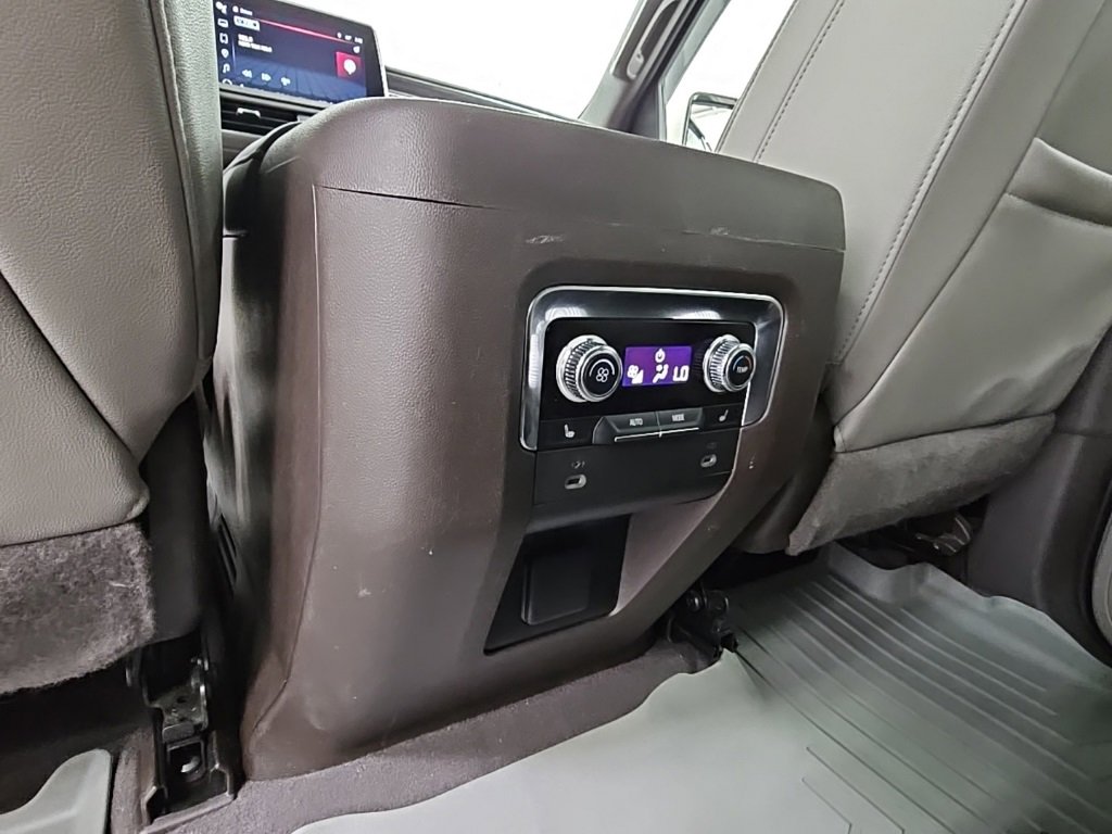 Certified 2022 GMC Yukon XL SLT w/ SLT Luxury Package image 33