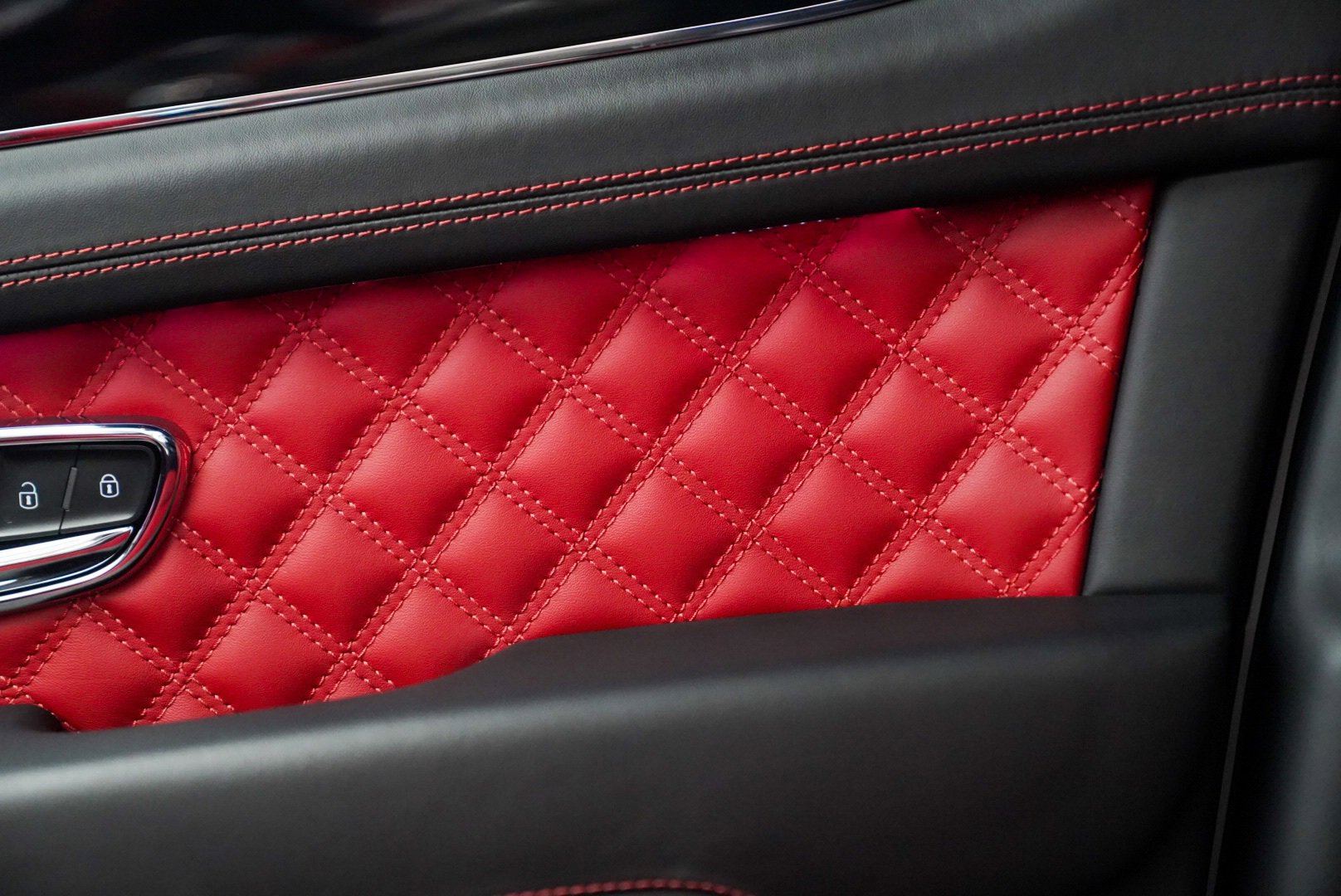 Used 2022 Bentley Bentayga image 19