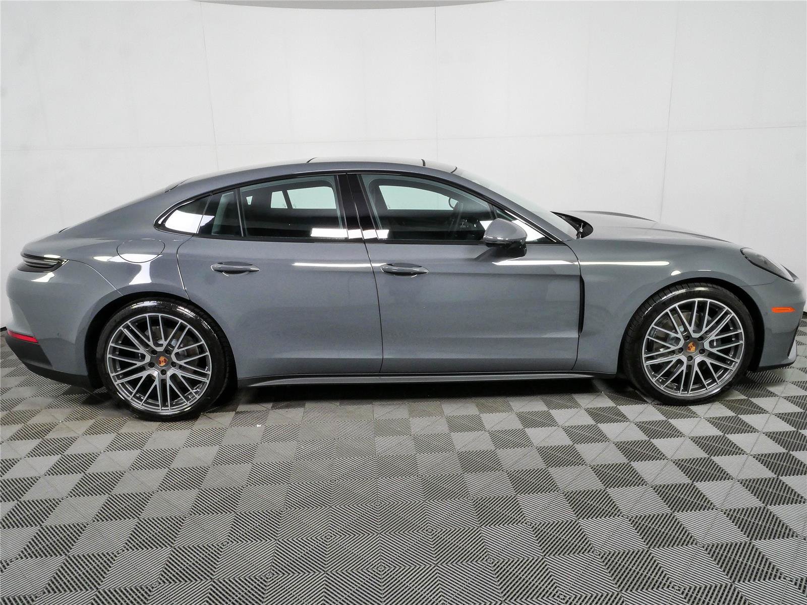 New 2026 Porsche Panamera image 29