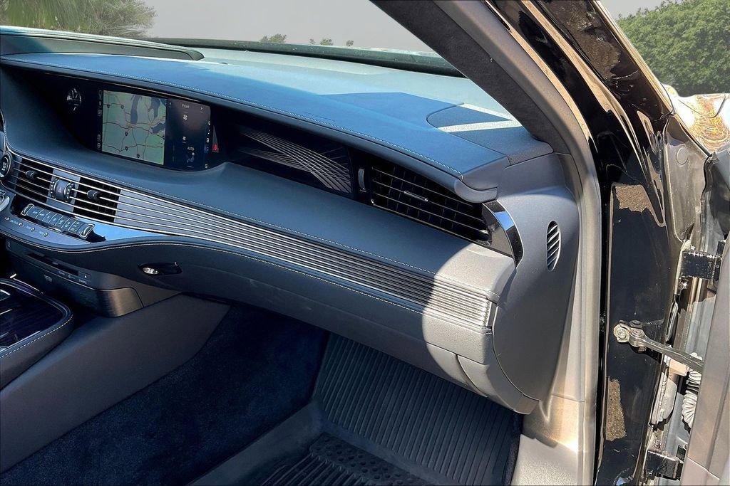 Used 2019 Lexus LS 500 AWD w/ Interior Upgrade Package image 26