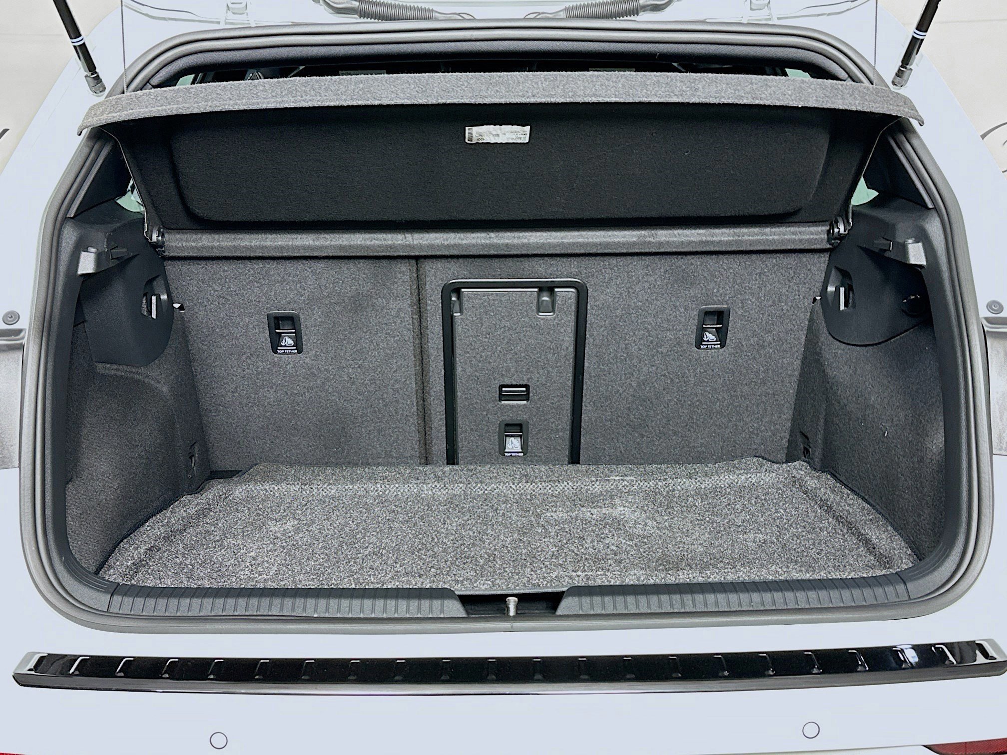 Used 2024 Volkswagen Golf R image 26