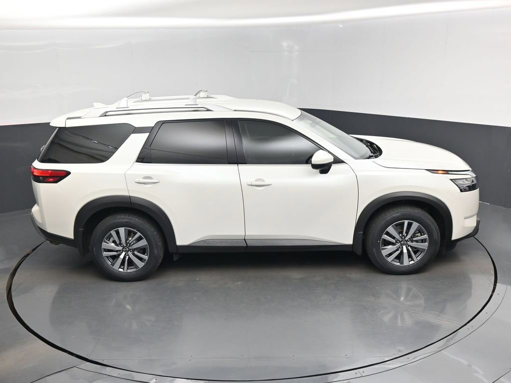Used 2024 Nissan Pathfinder SL image 13