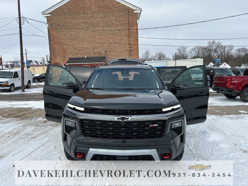 Used 2025 Chevrolet Traverse Z71 w/ Driver Confidence Package image 32