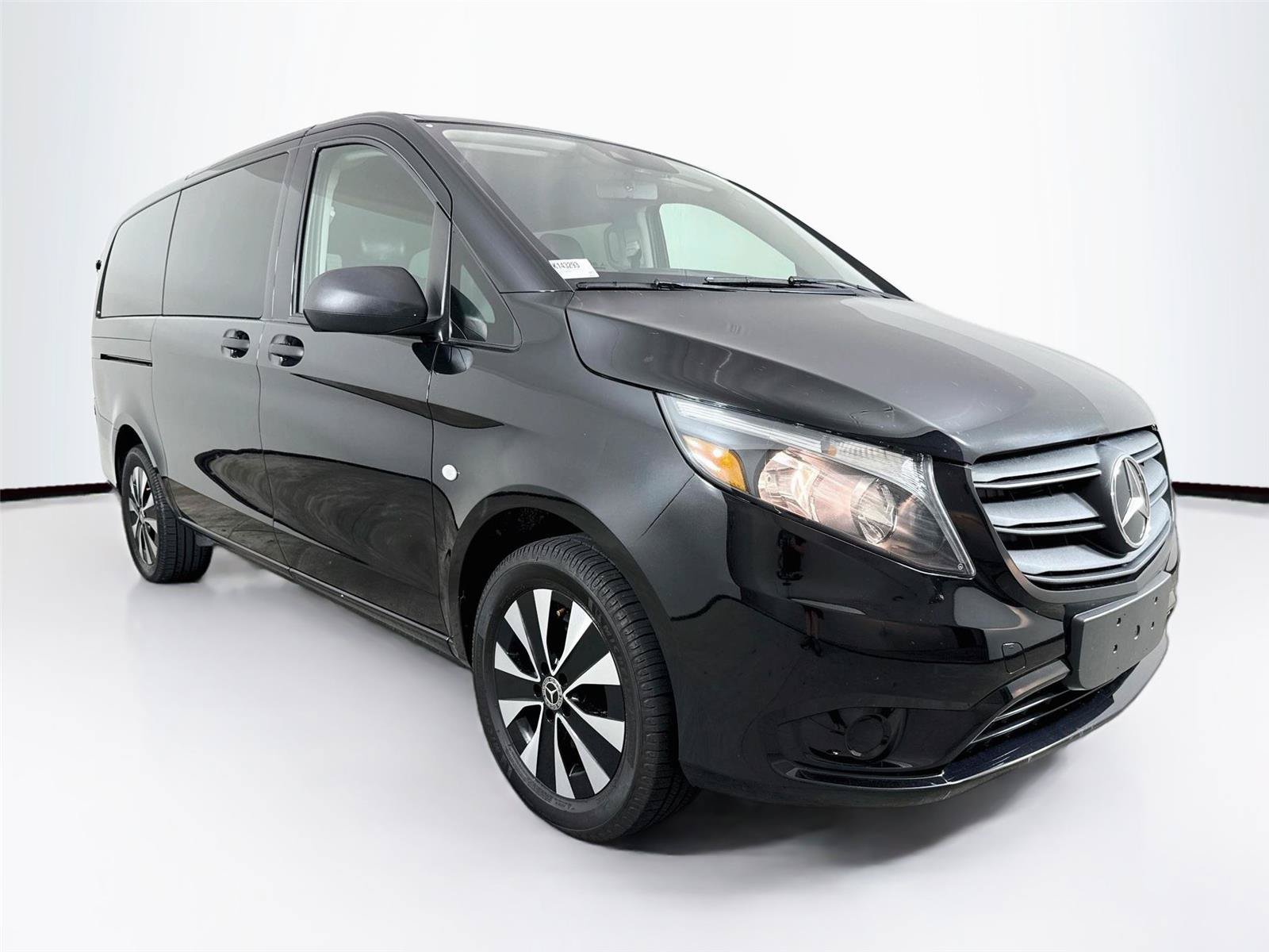 Used 2022 Mercedes-Benz Metris Passenger image 8