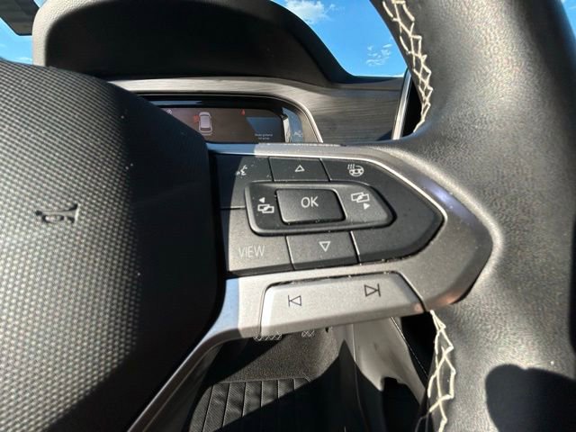 Used 2025 Volkswagen Atlas Cross Sport SE AWD/4WD image 13