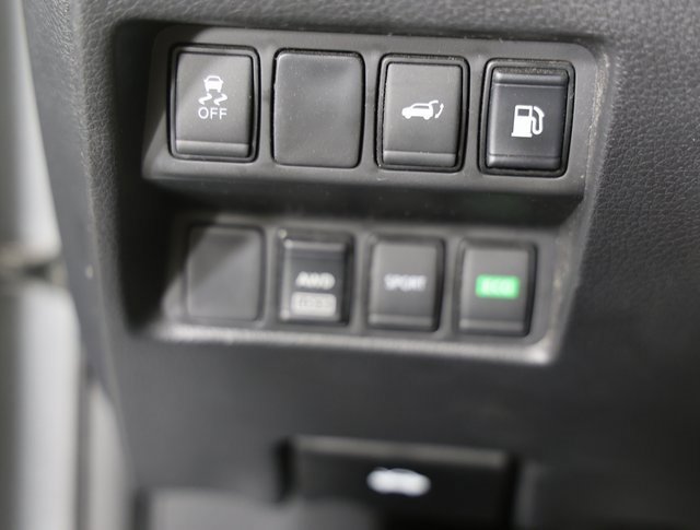 Used 2018 Nissan Rogue SV image 11