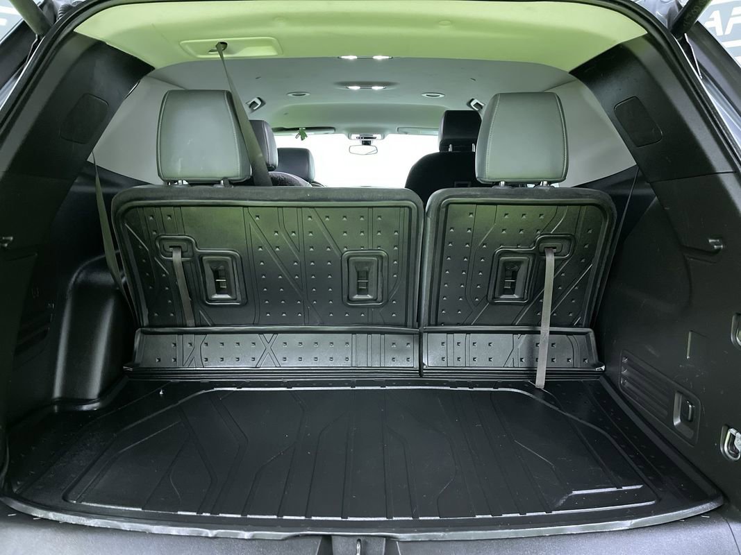 Used 2019 Chevrolet Traverse LT w/ LPO, 'HIT The Road' Package image 28