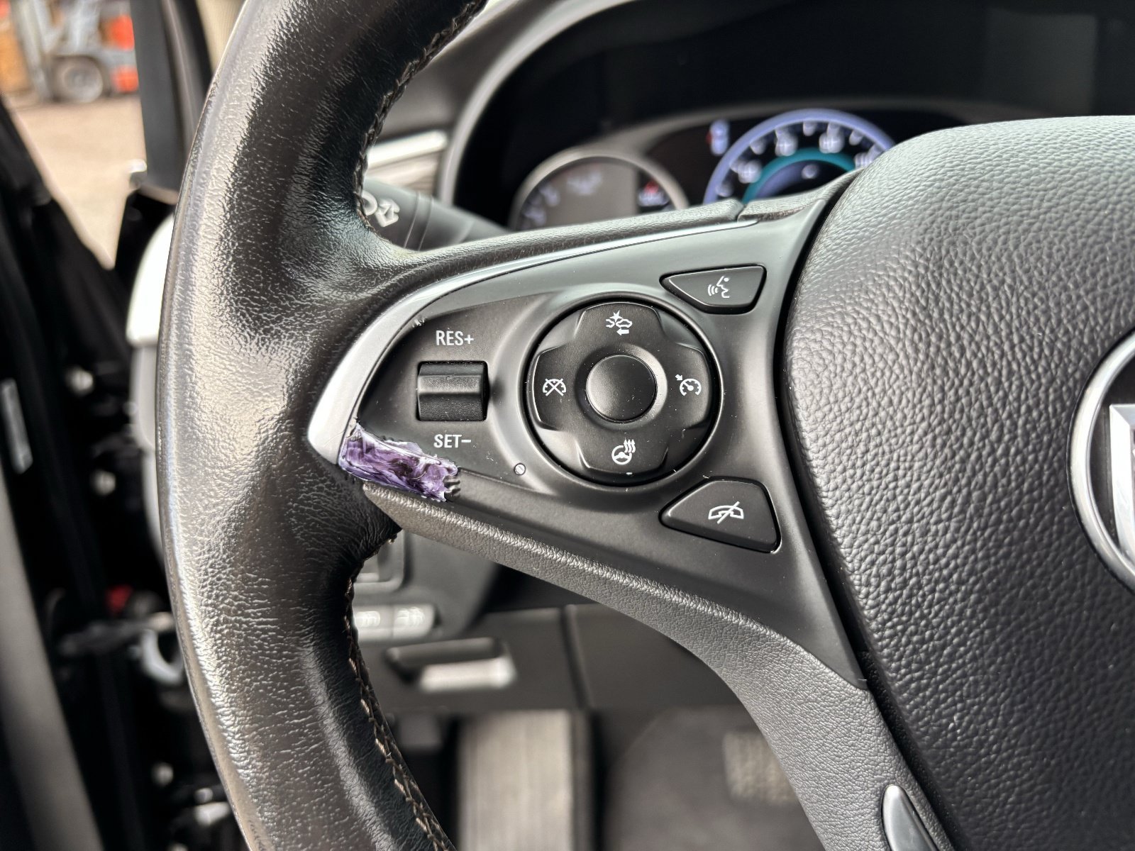 Used 2018 Buick Envision Premium AWD/4WD image 29