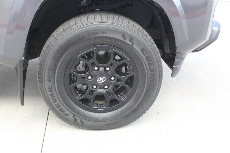 Used 2022 Toyota Tacoma SR5 image 41