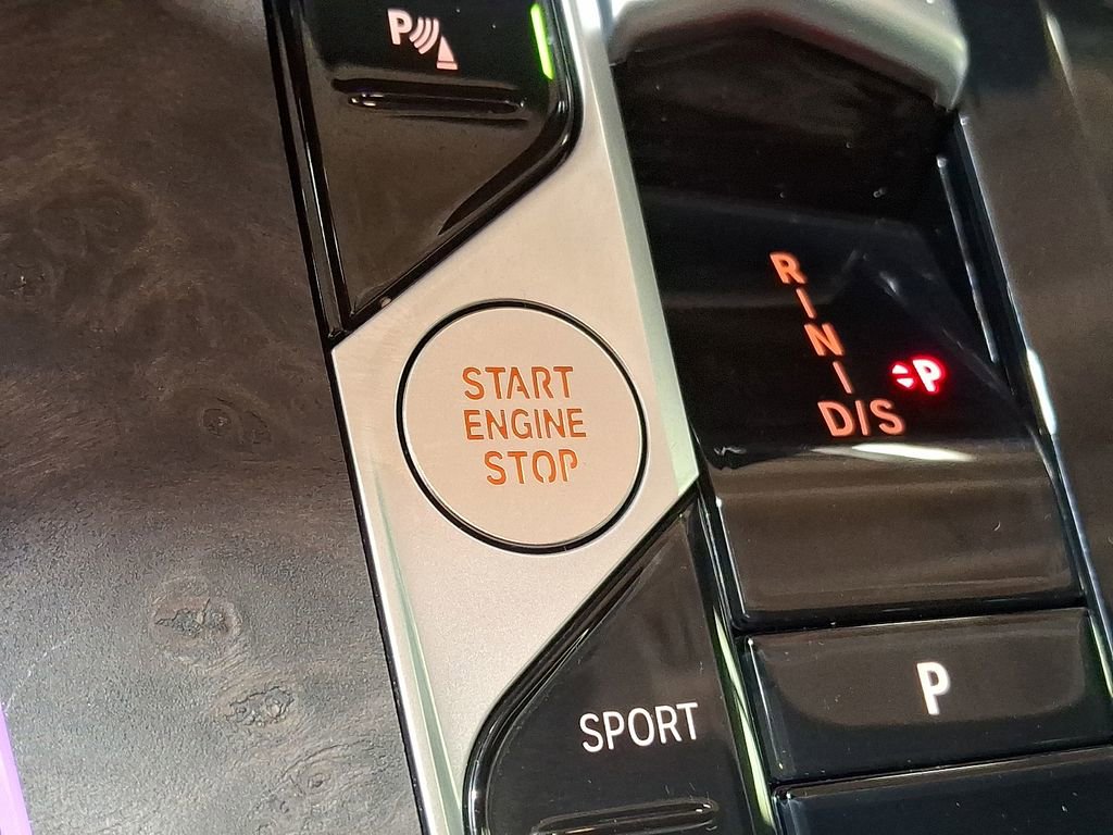 Used 2024 BMW X7 xDrive40i w/ M Sport Package image 18