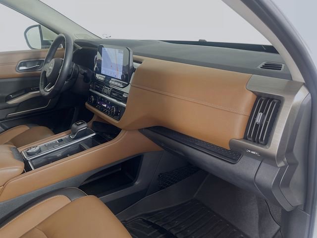 Used 2023 Nissan Pathfinder Platinum w/ Lighting Package (N93) AWD/4WD image 33