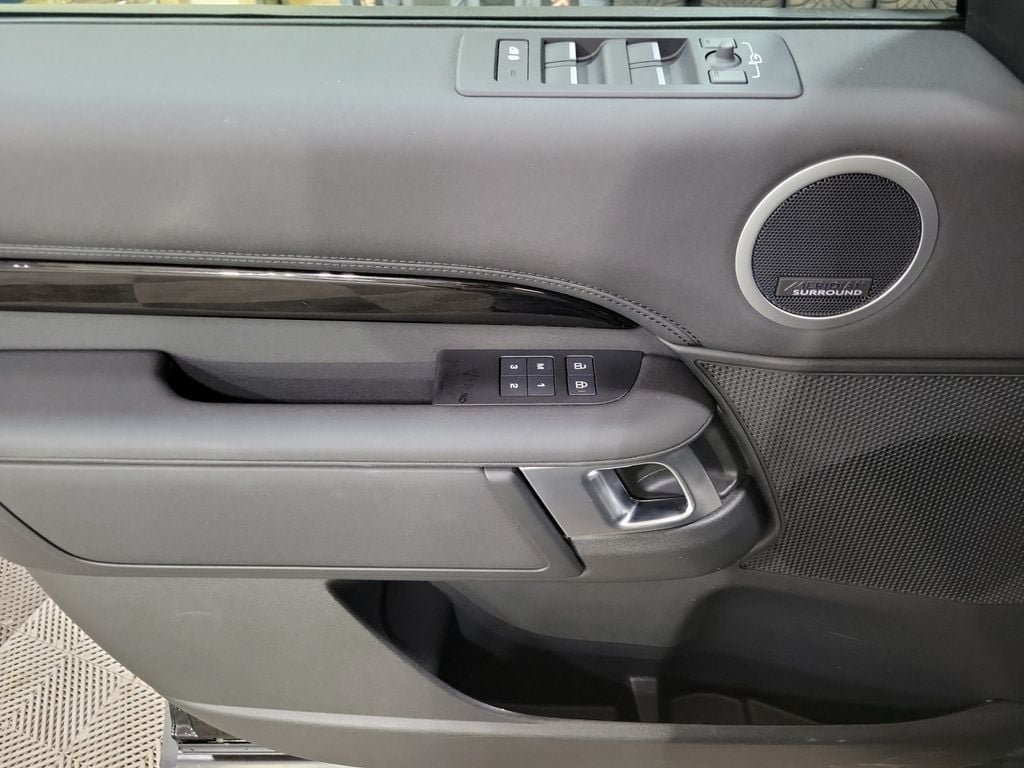 New 2026 Land Rover Discovery S AWD/4WD image 14