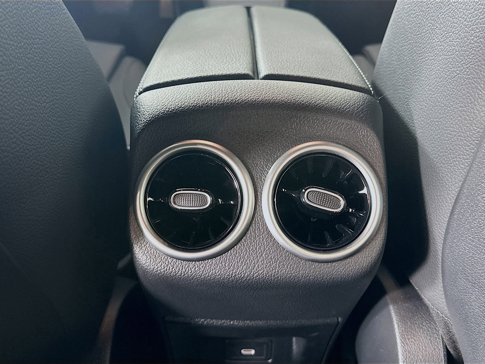 Certified 2025 Mercedes-Benz CLA 250 4MATIC image 33