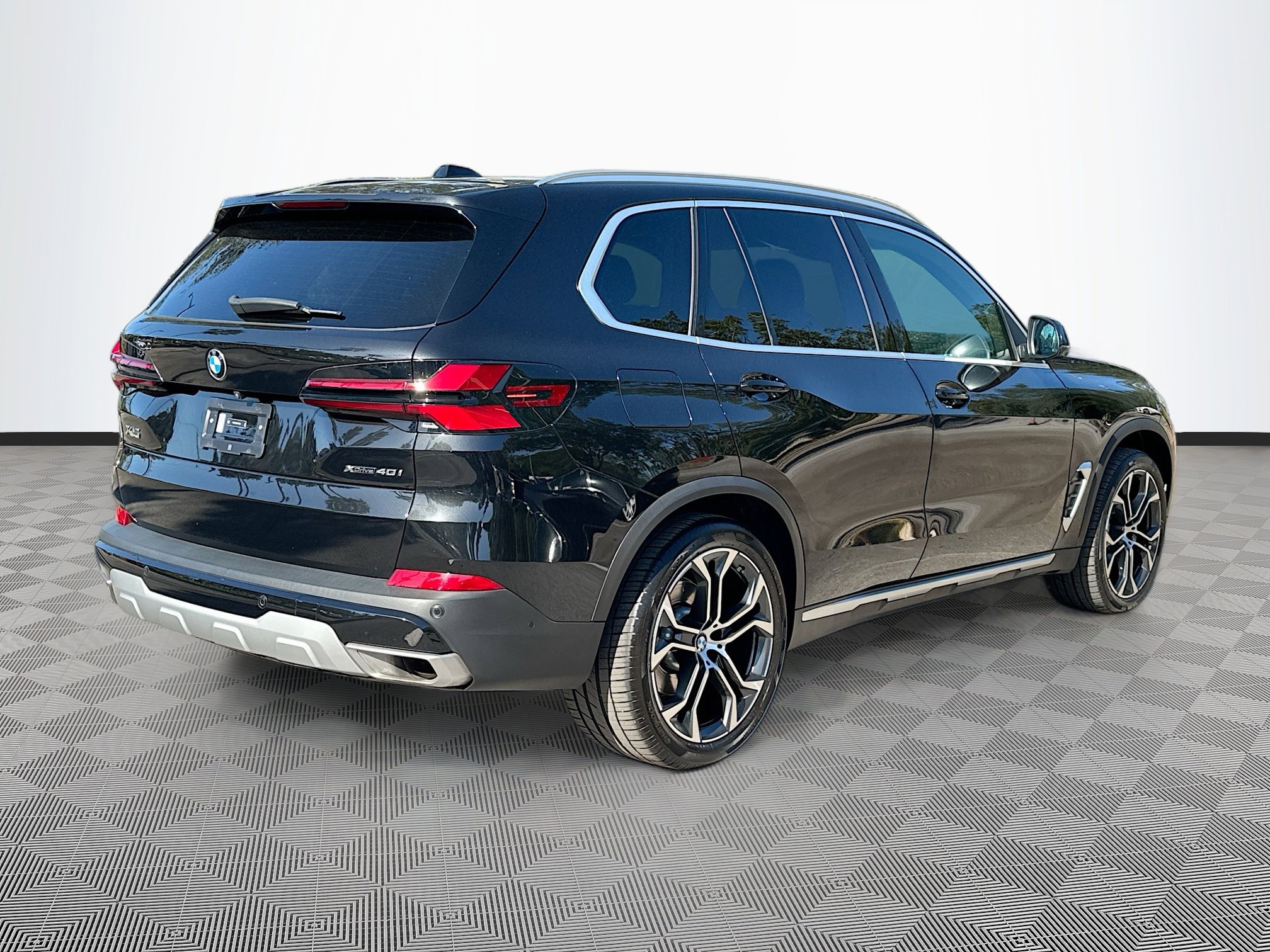 Used 2024 BMW X5 xDrive40i w/ Premium Package image 7