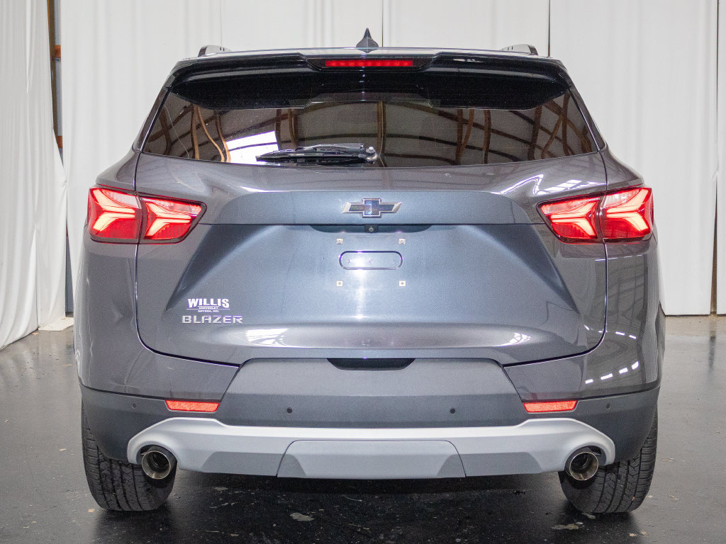 Used 2022 Chevrolet Blazer LT FWD image 2